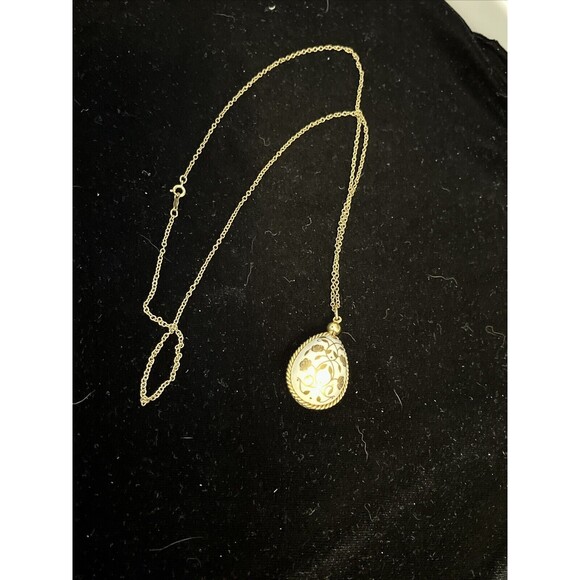 Vintage Franklin Mint Flowers of Spring Bisque Porcelain Easter Egg Pendant 78 - Picture 2 of 5